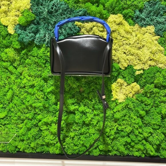 BHeveryday Elegant Handbag with Black Handle - Picture 5 of 7